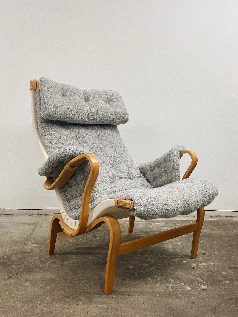 Bouclé Bentwood Lounge Chair
